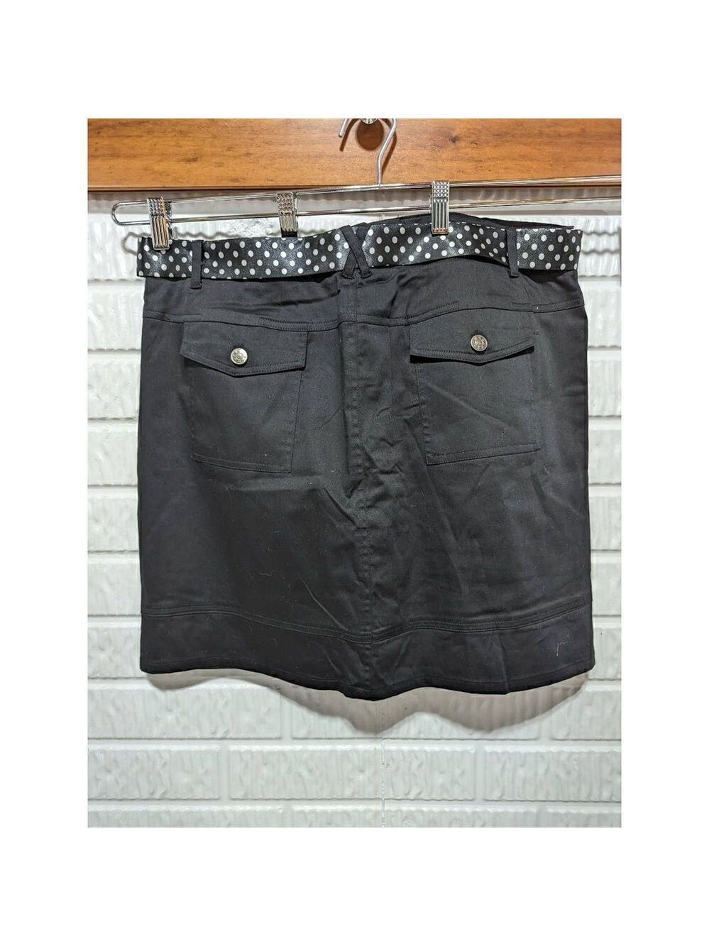 Bamboo Trader Size 14 Black Stretch Denim Skirt with Polka Dot Belt - Picture 2 of 3